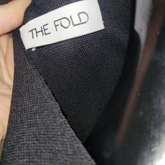 Elegant Black and White Patterned Dress - Picture 6 of 6